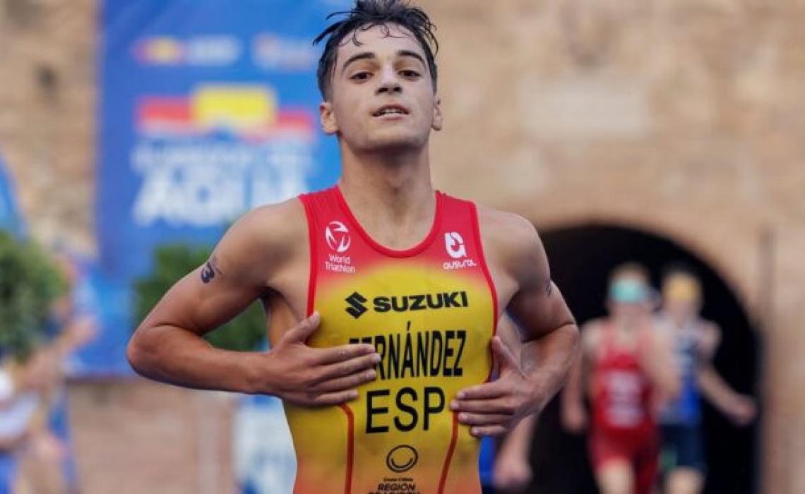 Víctor Fernández entrando en meta en el europeo