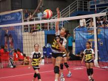 ADV Astillero de Cantabria se subió a lo más alto del podio tras vencer en la final a las asturianas de Colegio San Ignacio por 2-0 (25-18 y 25-17)